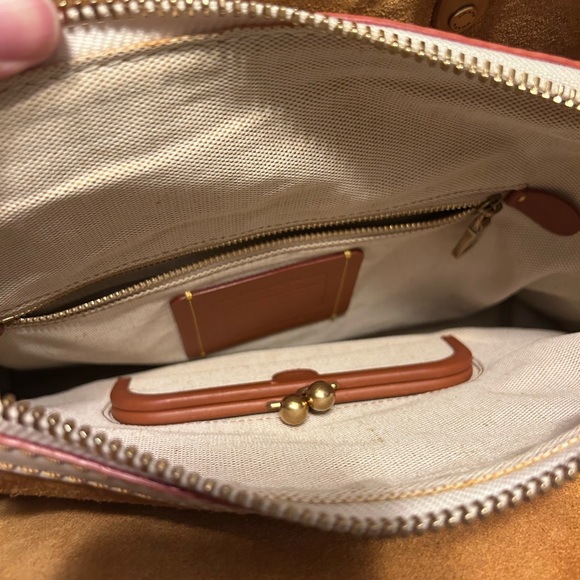 Coach Rogue 30/31 in Chalk/Oxblood - Picture 12 of 12